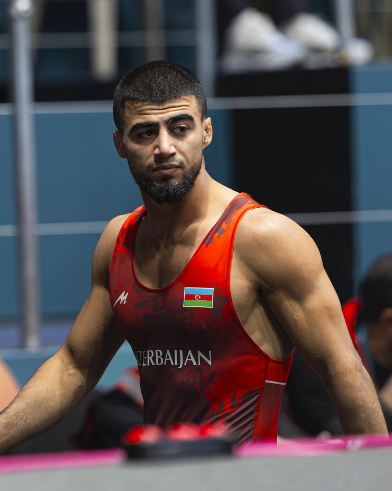 Azerbaijani wrestler wins silver medal at Islamic Solidarity Games (PHOTO)