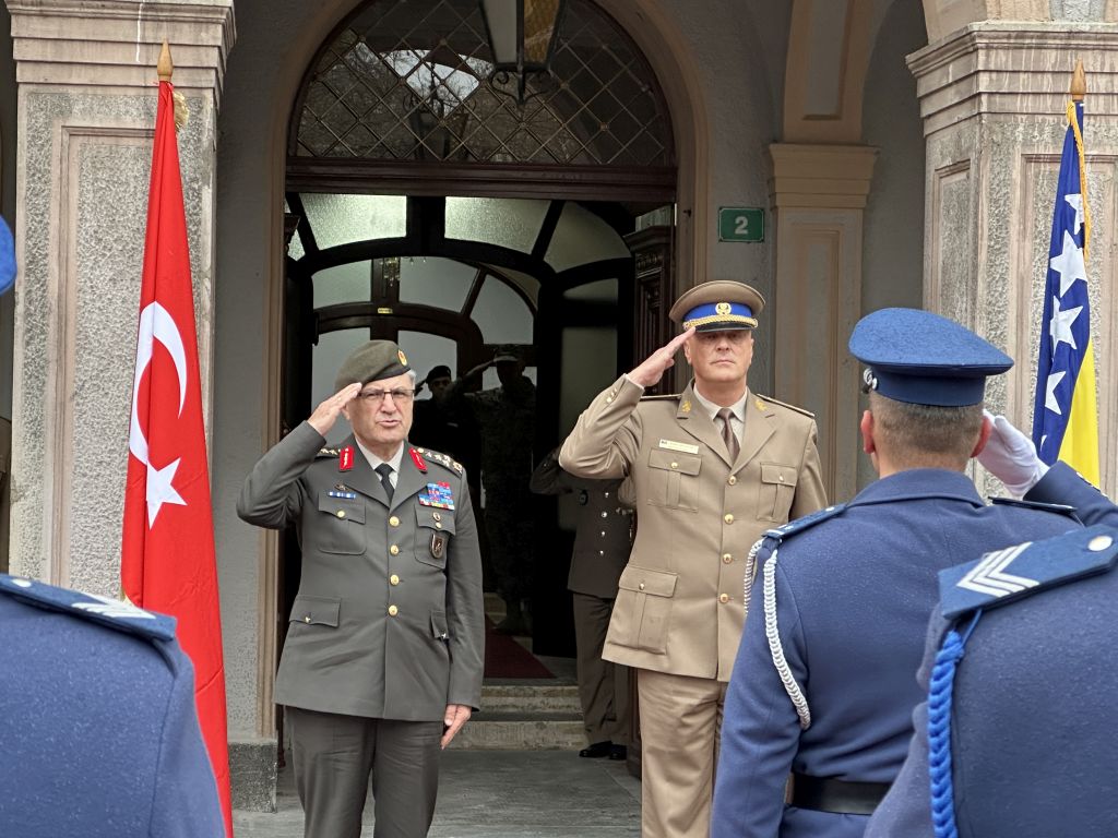 Bosnia, Türkiye deepen military ties amid strategic talks (PHOTO)