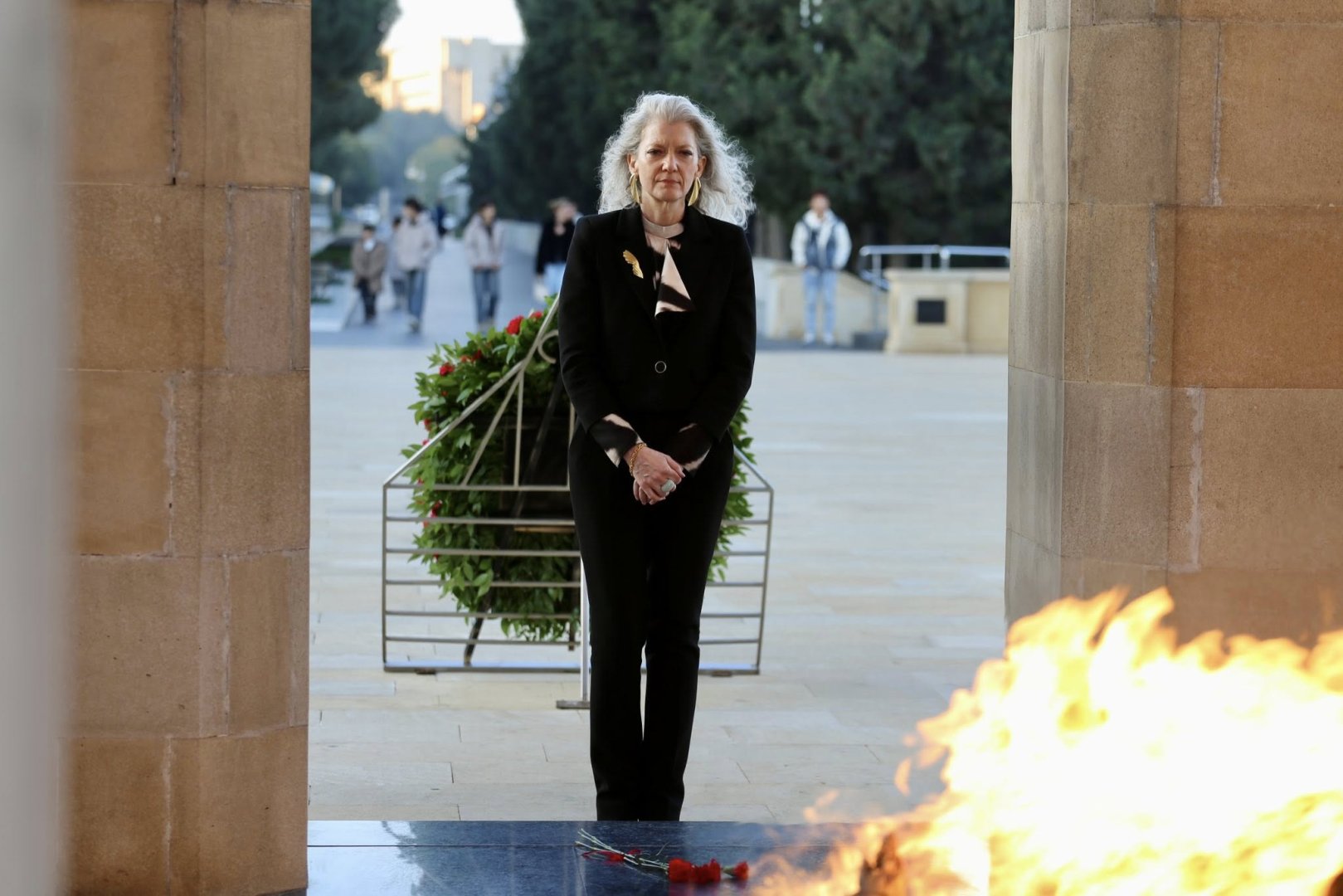 U.S. Under Secretary of State visits Alley of Martyrs (PHOTO)