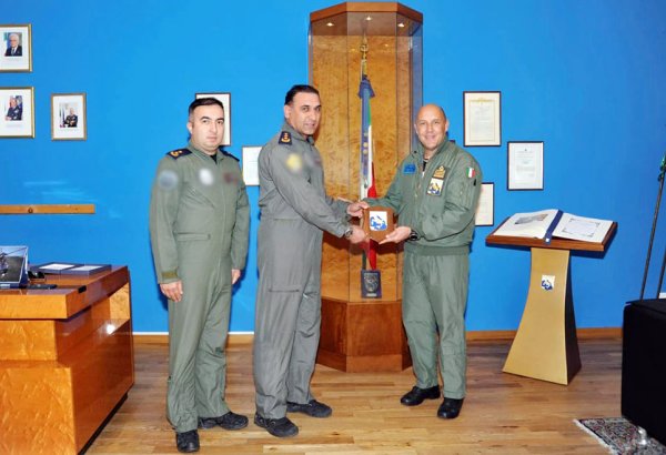 Azerbaijani and Italian forces share expertise in mountain rescue operations