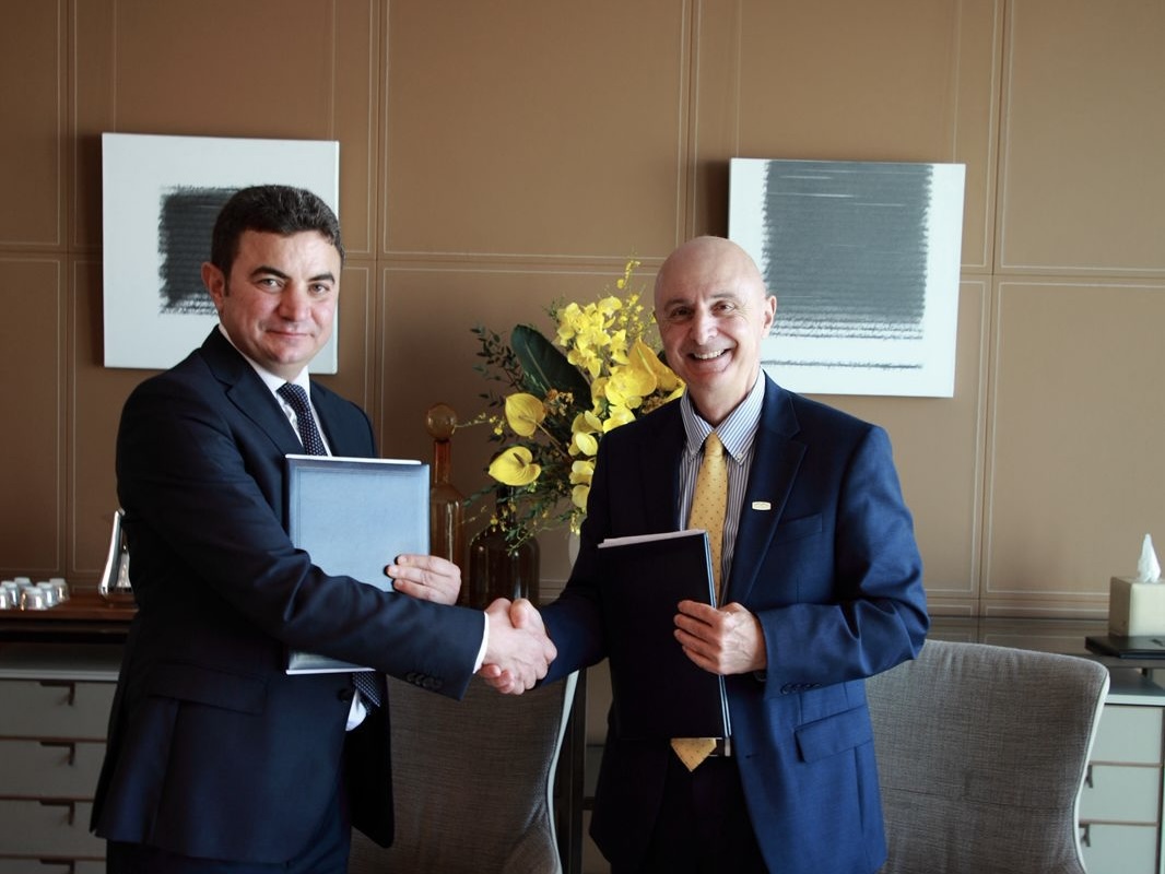 AZAL strengthens position in int'l aviation safety ecosystem: next-generation “Leonardo” radar systems and strategic partnership with FSF (PHOTO)