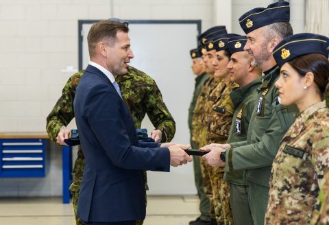 Estonia bestows mission medals on Italian air force members