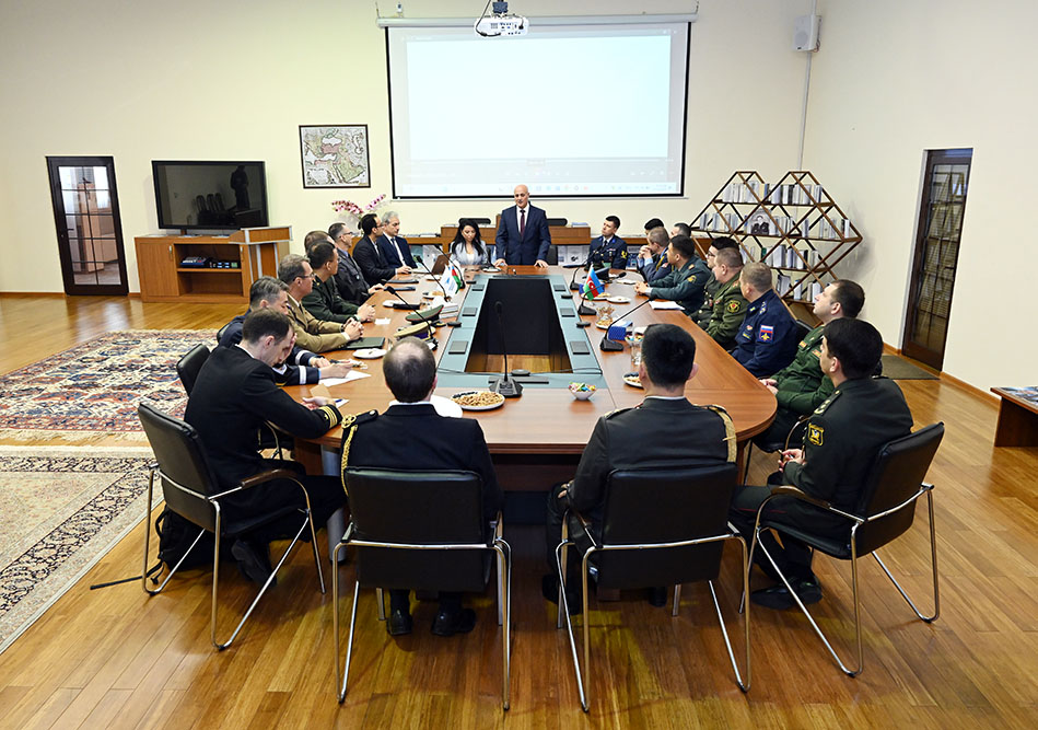 Foreign military attachés visit Azerbaijan's National Aviation Academy (PHOTO)