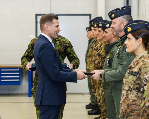 Estonia bestows mission medals on Italian air force members