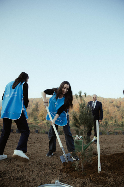 Leyla Aliyeva, Arzu Aliyeva, and Alena Aliyeva participate in ecological actions in Lankaran (PHOTO)