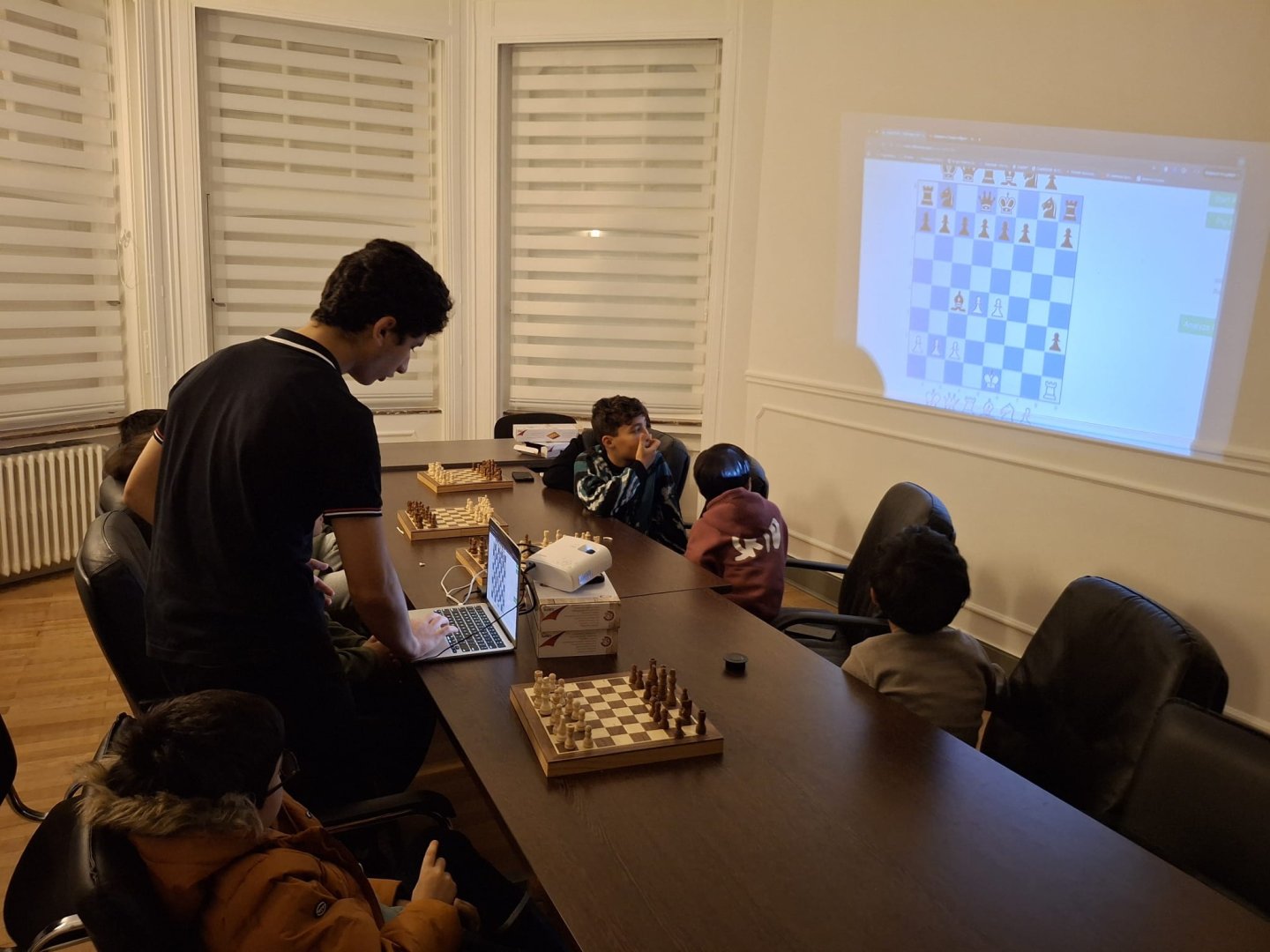 Azerbaijan House launches classes in Belgian Brussels (PHOTO)