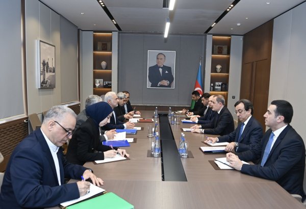 Azerbaijan, Iran discuss development of regional transportation corridors (PHOTO)