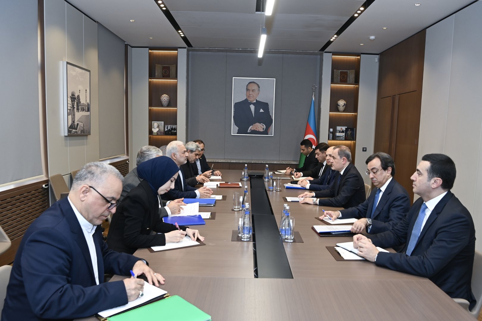 Azerbaijan, Iran discuss development of regional transportation corridors (PHOTO)
