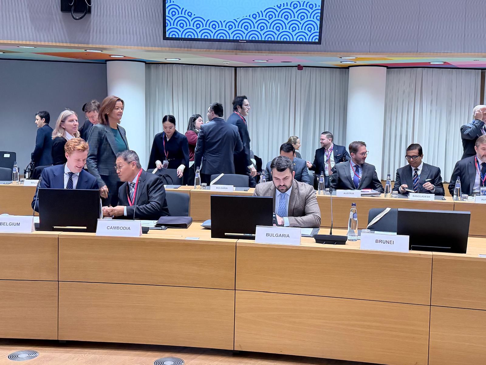 Bulgaria highlights rising geopolitical risks at Brussels forum (PHOTO)