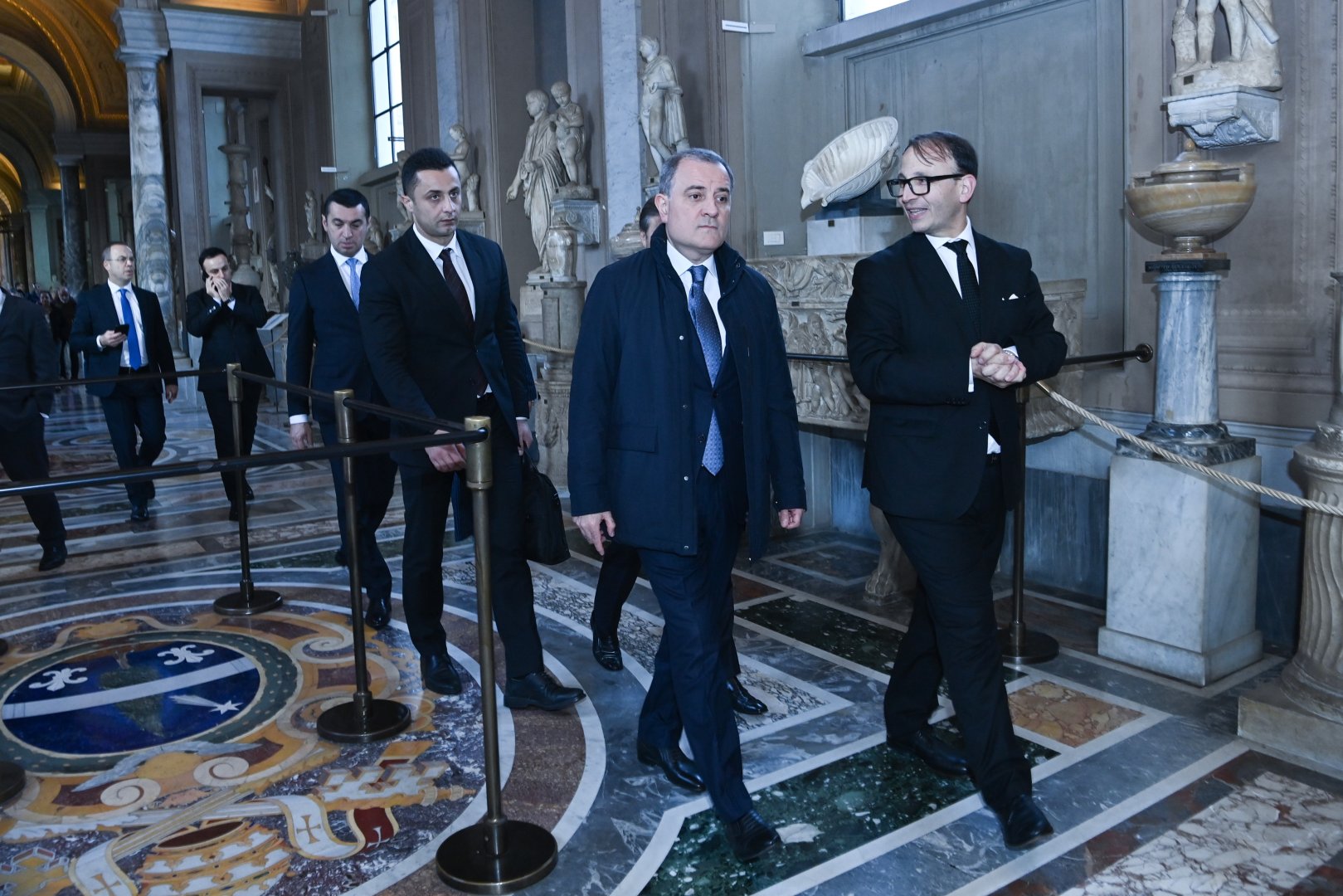 Jeyhun Bayramov visits St. Peter's Basilica in Vatican (PHOTO)