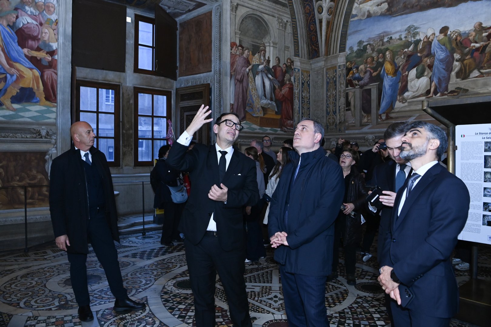 Jeyhun Bayramov visits St. Peter's Basilica in Vatican (PHOTO)