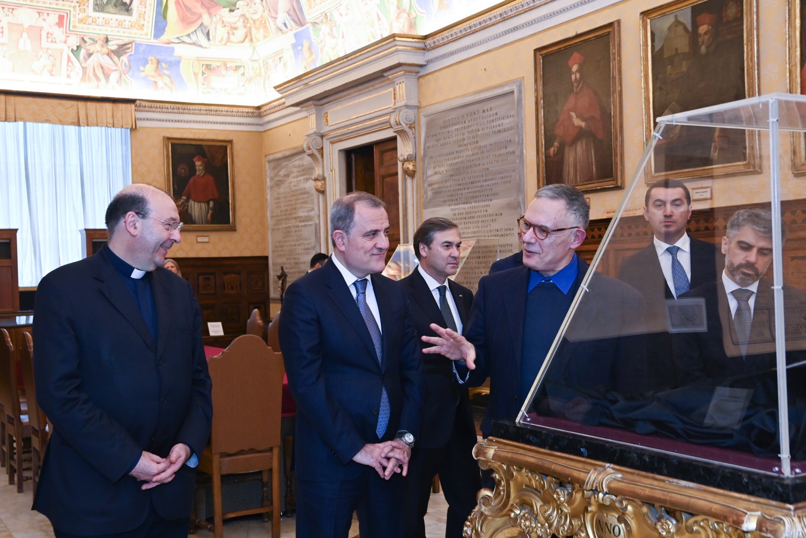 Azerbaijani FM visits Vatican Apostolic Library (PHOTO)