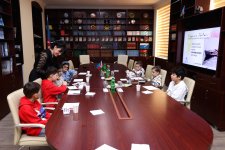 Azerbaijani painter from U.S. exhibits her works in Baku's Icherisheher (PHOTO)