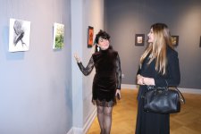 Azerbaijani painter from U.S. exhibits her works in Baku's Icherisheher (PHOTO)