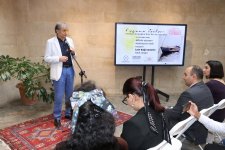 Azerbaijani painter from U.S. exhibits her works in Baku's Icherisheher (PHOTO)