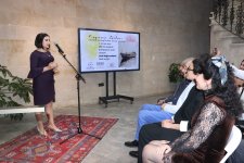 Azerbaijani painter from U.S. exhibits her works in Baku's Icherisheher (PHOTO)