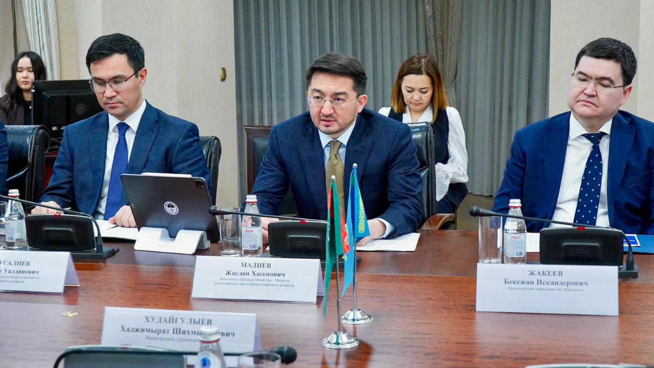 Kazakhstan, Turkmenistan set to link up through new telecom network project