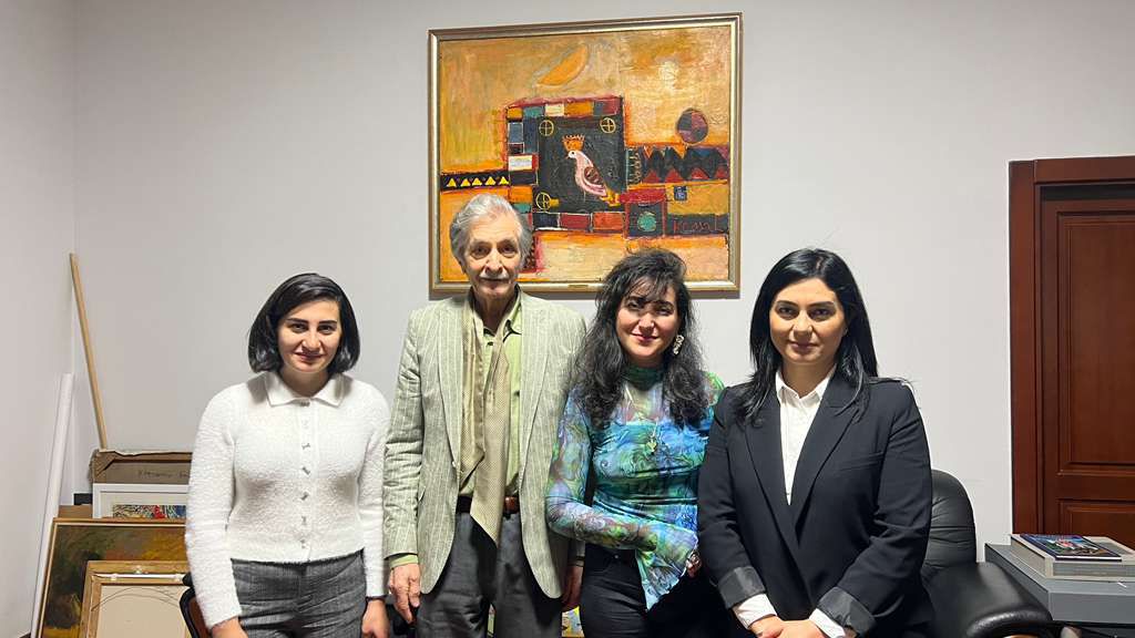 Azerbaijani painter from U.S. exhibits her works in Baku's Icherisheher (PHOTO)