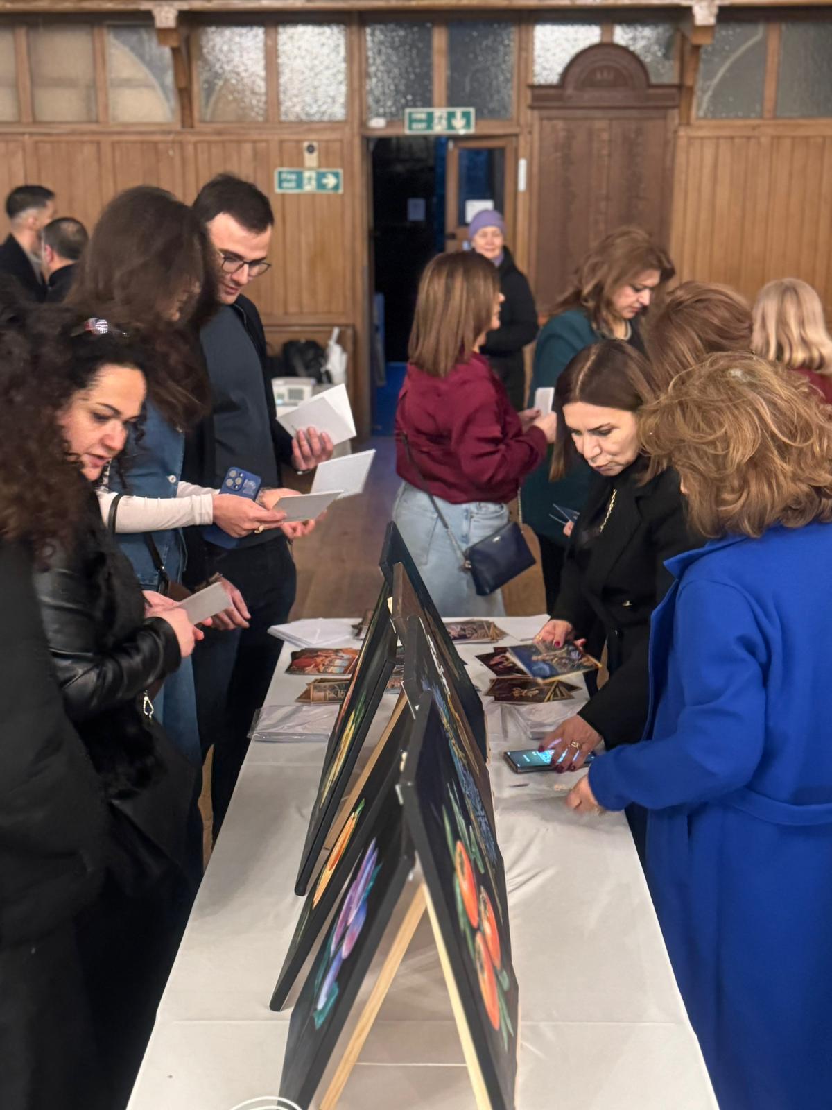 Azerbaijani artist's modern twist on 'Seven Beauties' stuns London audiences (PHOTO)