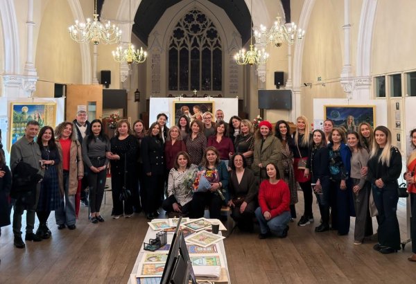 Azerbaijani artist's modern twist on 'Seven Beauties' stuns London audiences (PHOTO)