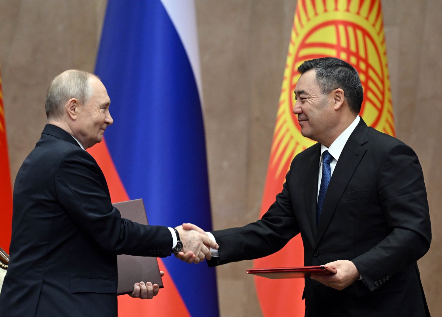 Kyrgyzstan and Russia plan major solar power project in Issyk-Kul