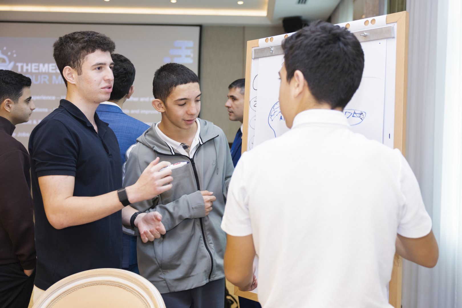 Heydar Aliyev Airport holds an AI-themed aviation session for ADA School students (PHOTO)