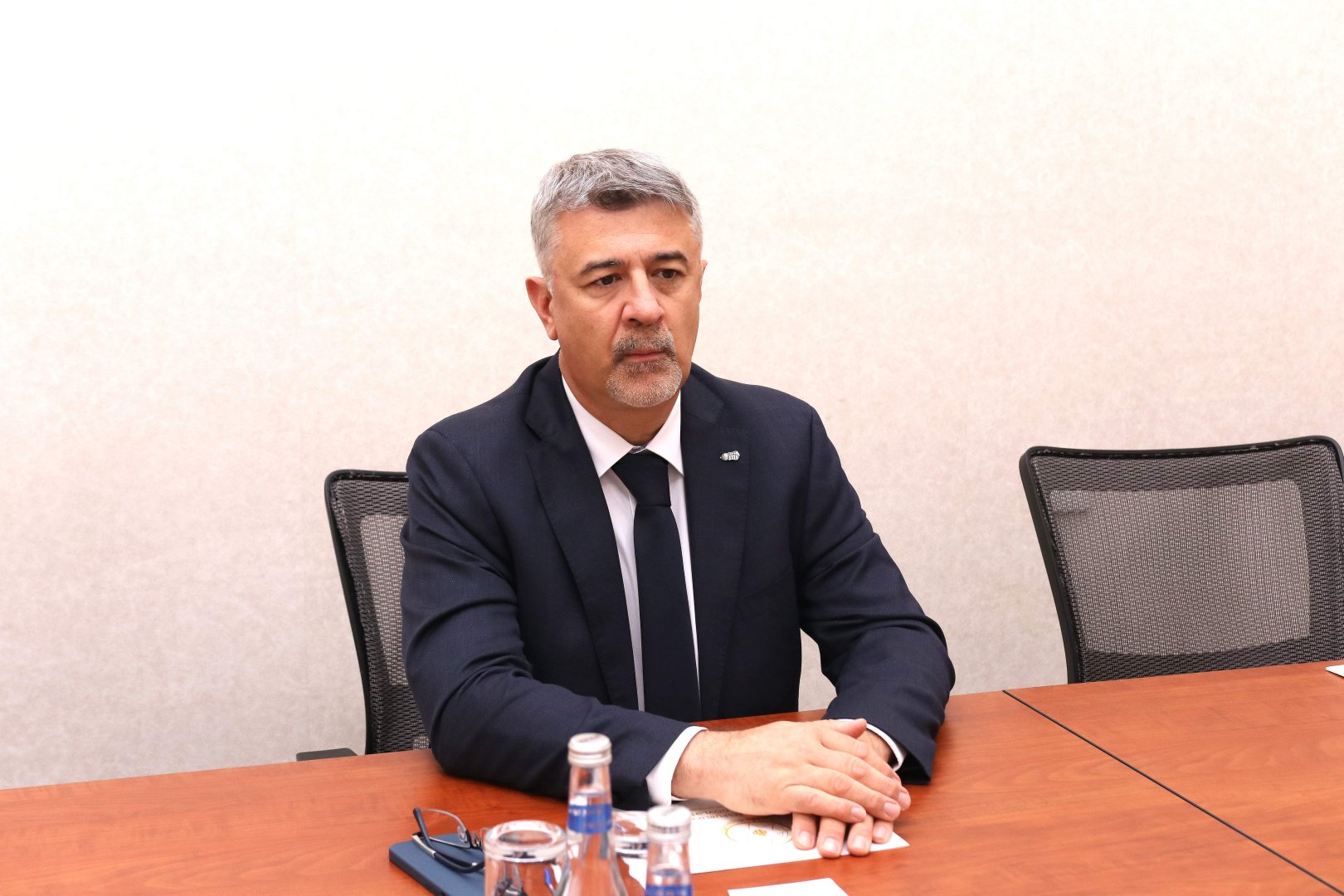 Hungarian ambassador visits Azerbaijan’s State Committee on Diaspora Affairs (PHOTO)