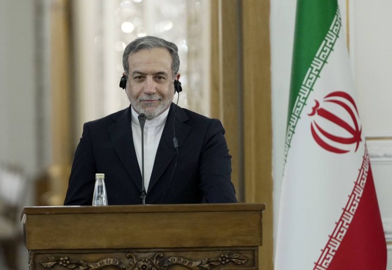 Iranian FM signals possible return to negotiations with U.S.