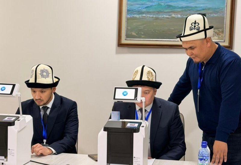 Over 518,000 voters cast ballots in Kyrgyzstan parliamentary elections by noon