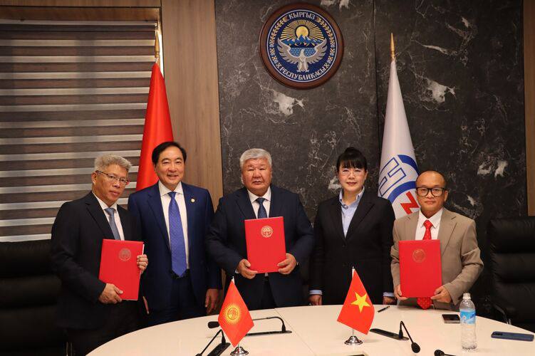 Kyrgyzstan kicks off construction of solar power plant in scenic Issyk-Kul