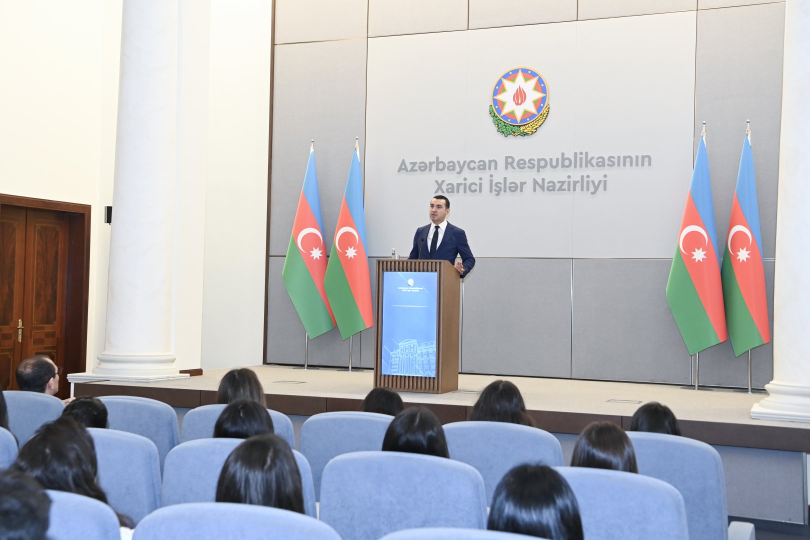Azerbaijani MFA holds meeting with "Diplomacy Volunteers" group (PHOTO)