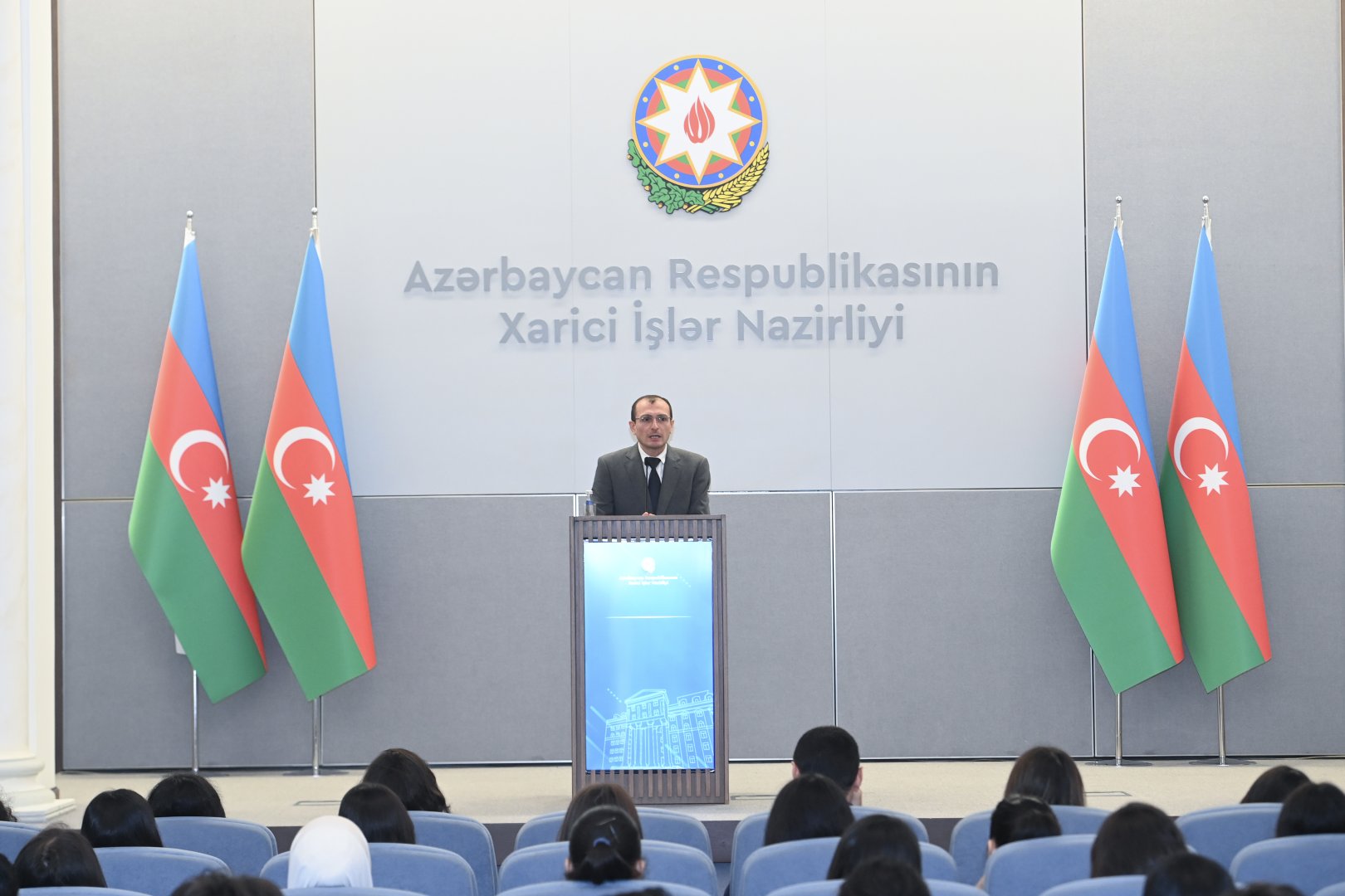 Azerbaijani MFA holds meeting with "Diplomacy Volunteers" group (PHOTO)