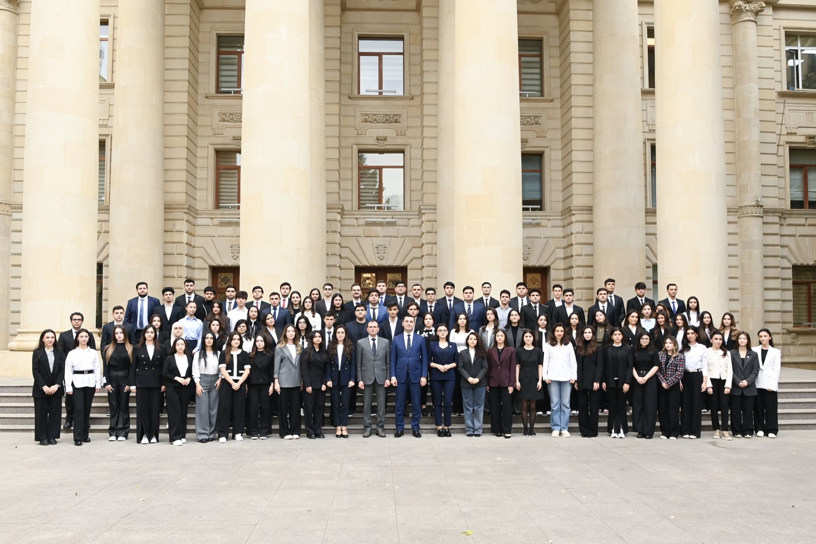 Azerbaijani MFA holds meeting with "Diplomacy Volunteers" group (PHOTO)