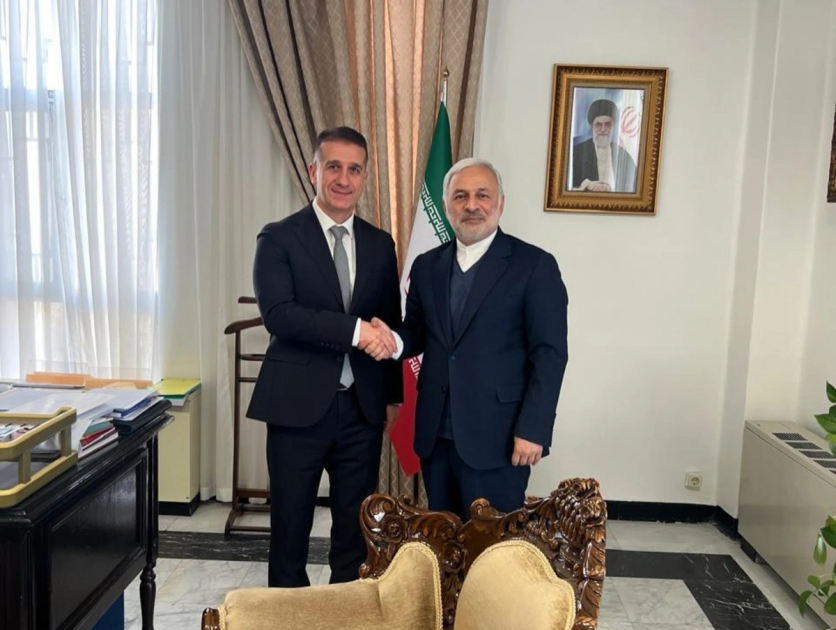 Azerbaijan introduces new general consul to Iran (PHOTO)