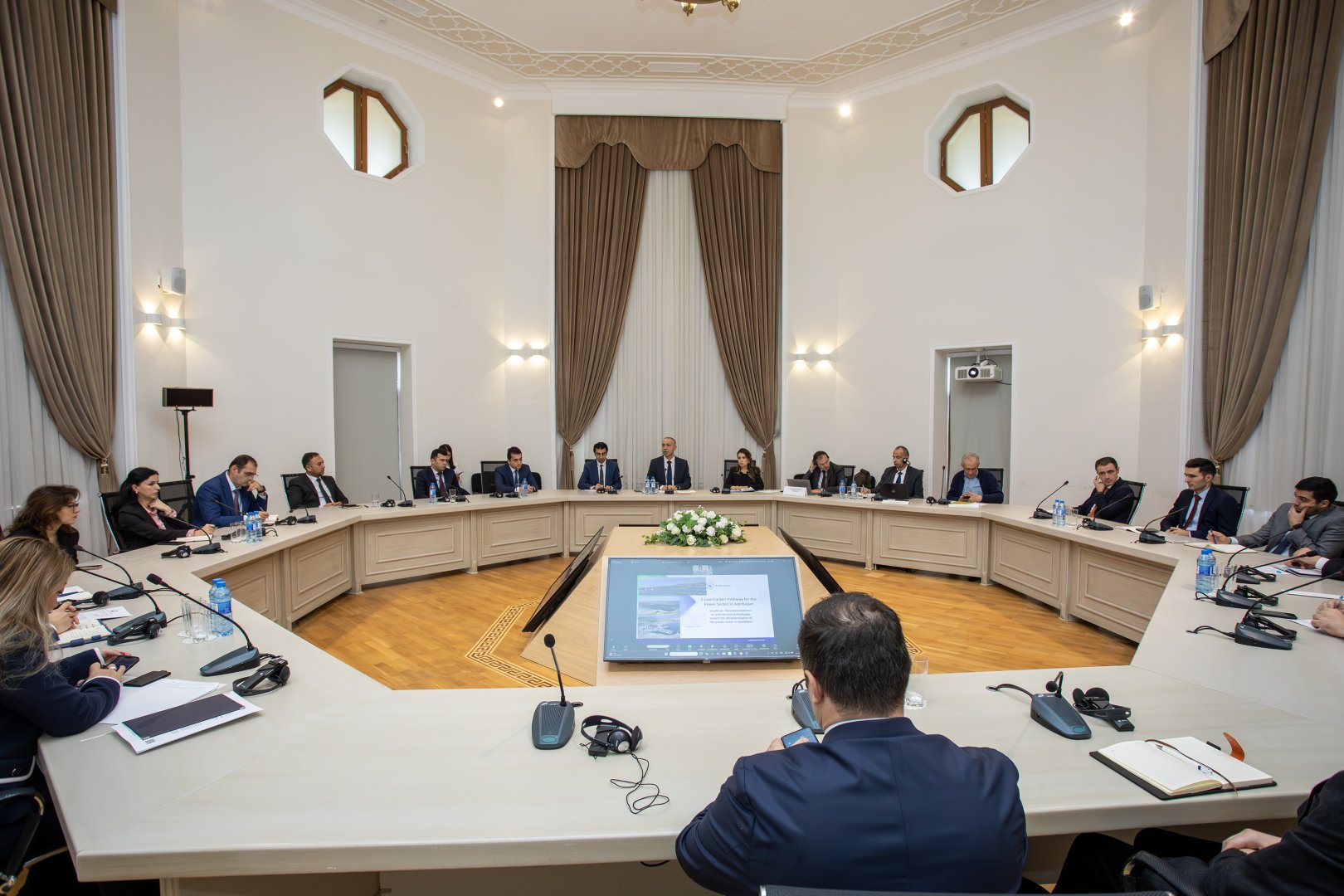 Azerbaijan lays out roadmap for energy sector decarbonization