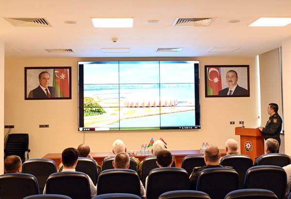 Azerbaijan, Hungary discuss military medicine cooperation (PHOTO)