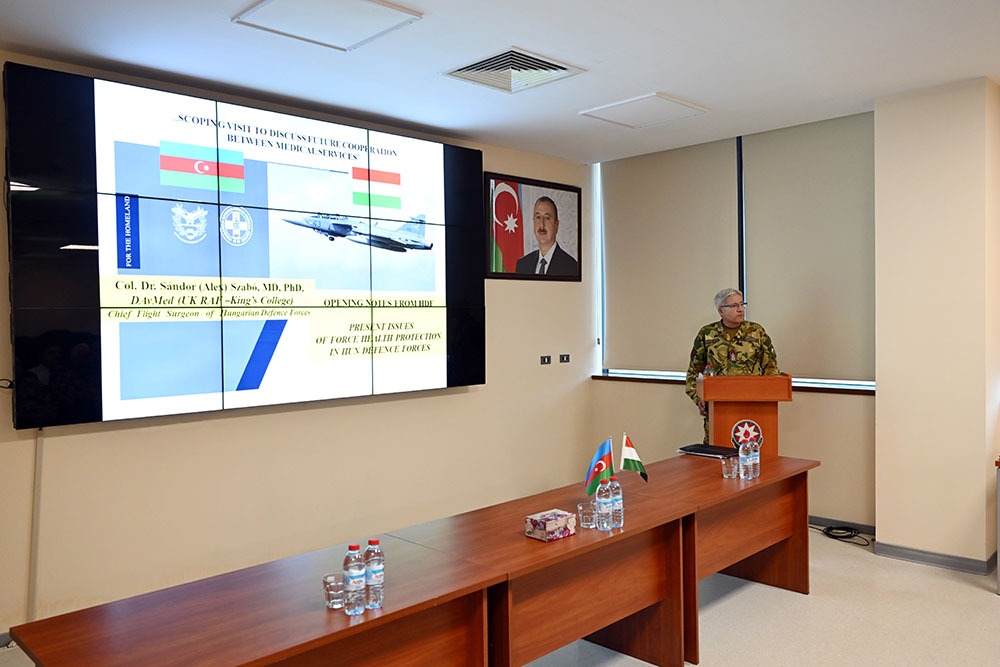 Azerbaijan, Hungary discuss military medicine cooperation (PHOTO)