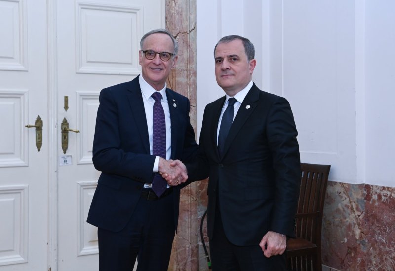 Azerbaijan, Canada discuss bilateral cooperation