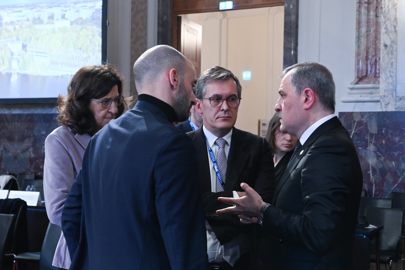 Azerbaijan, France discuss prospects of relations