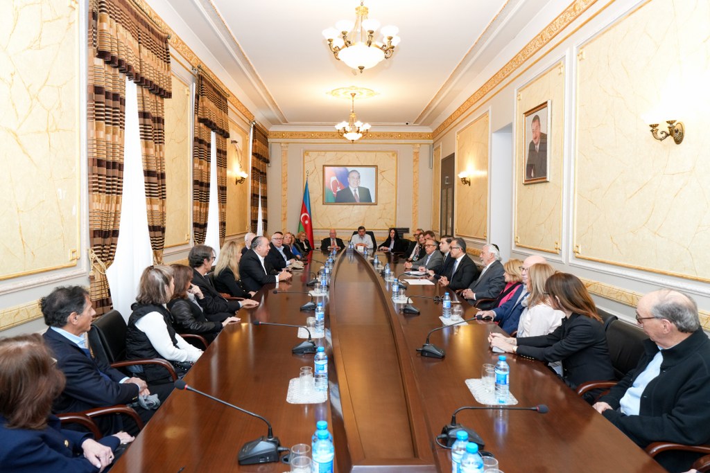 Azerbaijani State Committee discusses ethnic understanding with U.S. delegation (PHOTO)