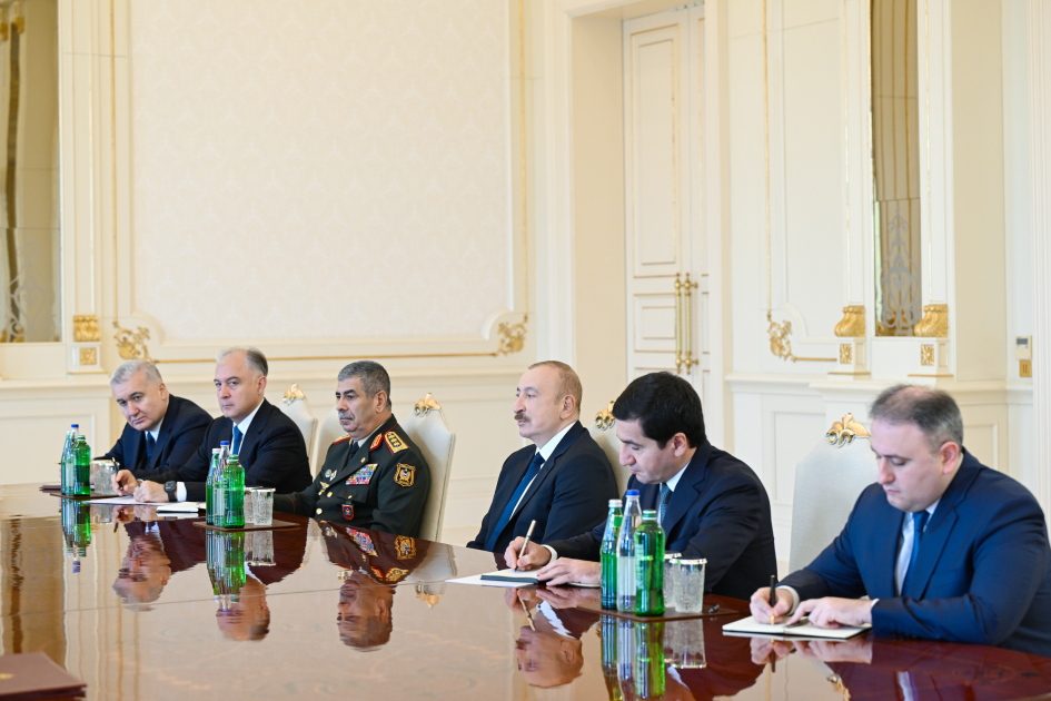 President Ilham Aliyev receives Minister of State for Defense of United Kingdom (PHOTO)