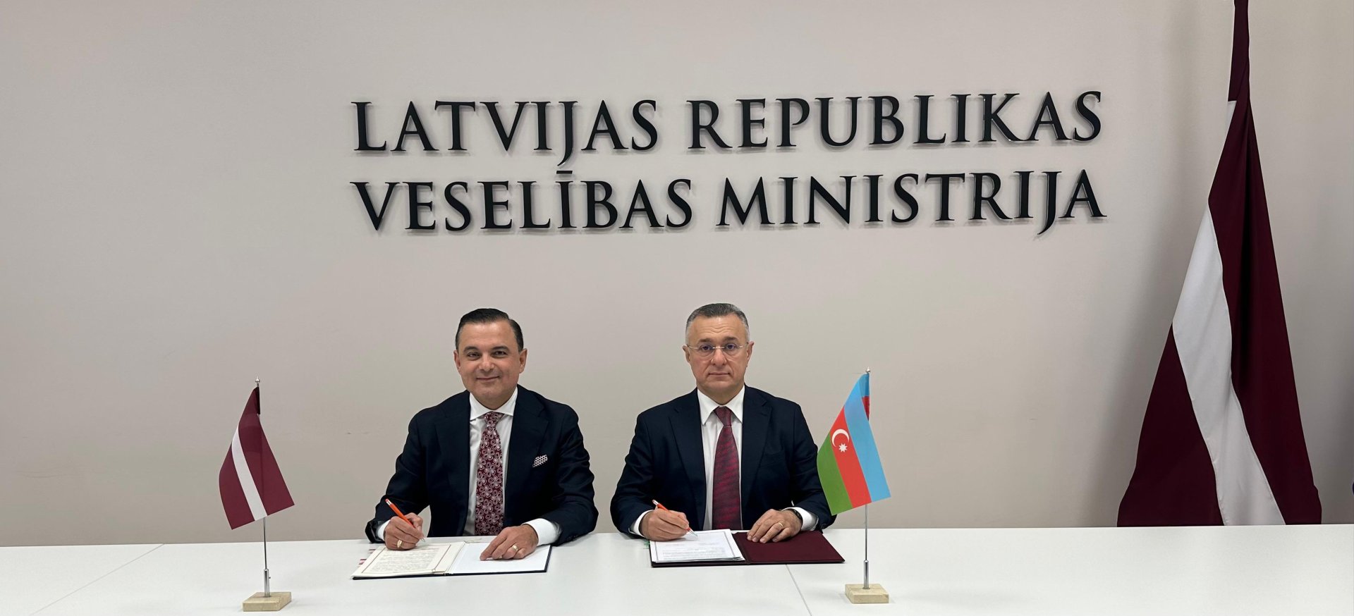 Azerbaijan, Latvia ink healthcare cooperation deal (PHOTO)