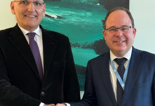 Azerbaijani Presidential envoy meets with head of Geneva Center for Mine Action (PHOTO)