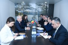 Azerbaijani FM holds talks with his Romanian counterpart (PHOTO)