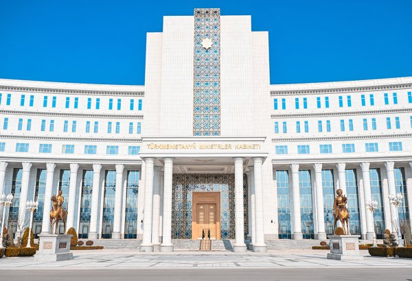 President of Turkmenistan orders timely salary payments for all employees
