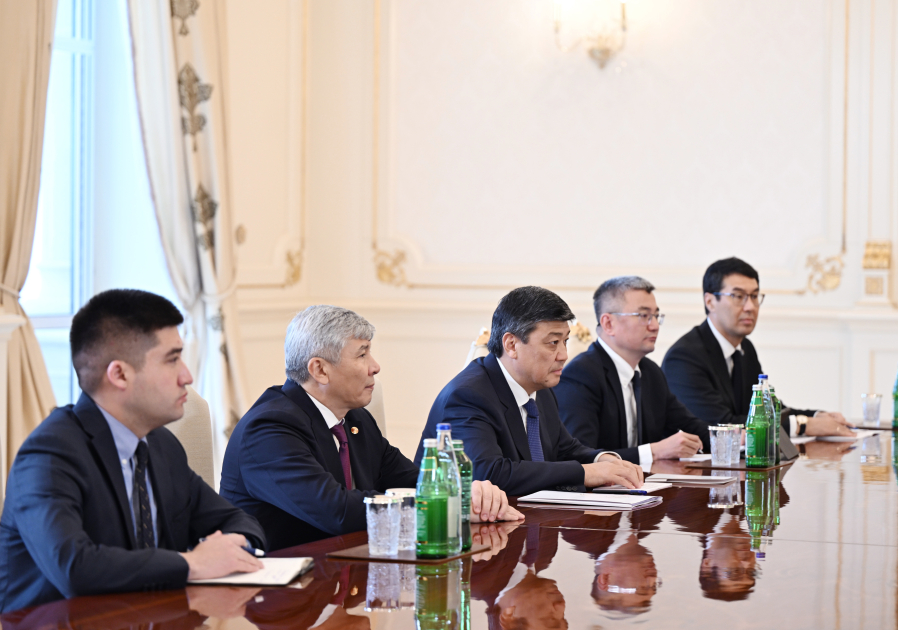 President Ilham Aliyev receives delegation from Kyrgyzstan (PHOTO/VIDEO)