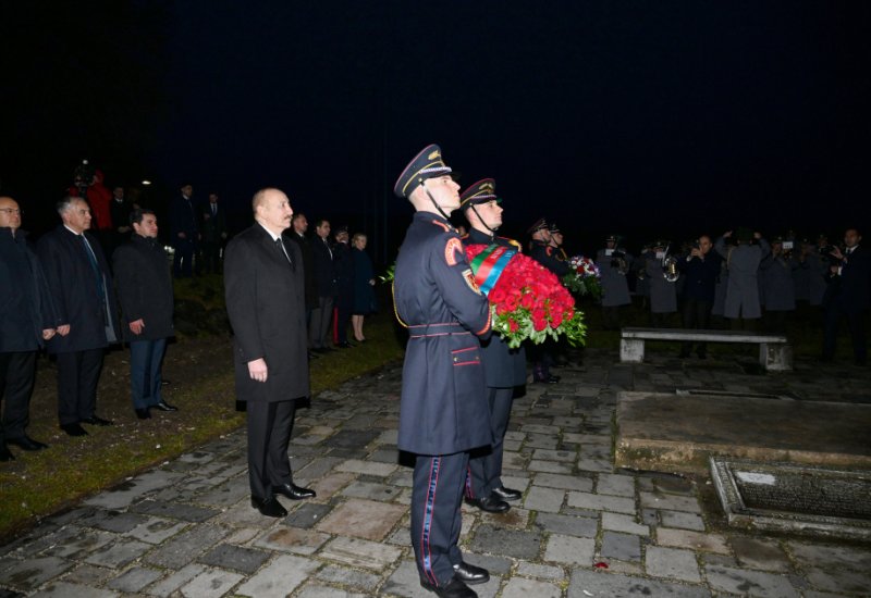 President Ilham Aliyev, President Peter Pellegrini visit "Gate of Freedom" monument in Bratislava (PHOTO)
