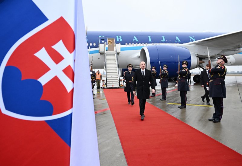 President Ilham Aliyev makes official visit to Slovakia (PHOTO)