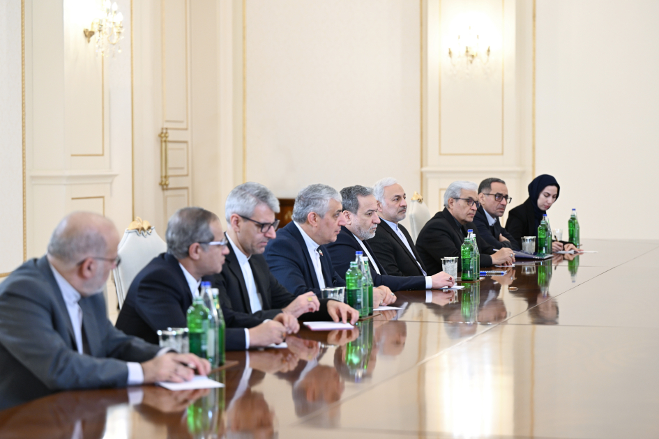 President Ilham Aliyev receives delegation led by Iranian Foreign Minister (PHOTO)