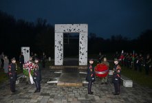 President Ilham Aliyev, President Peter Pellegrini visit Gate of Freedom Memorial in Bratislava (PHOTO)